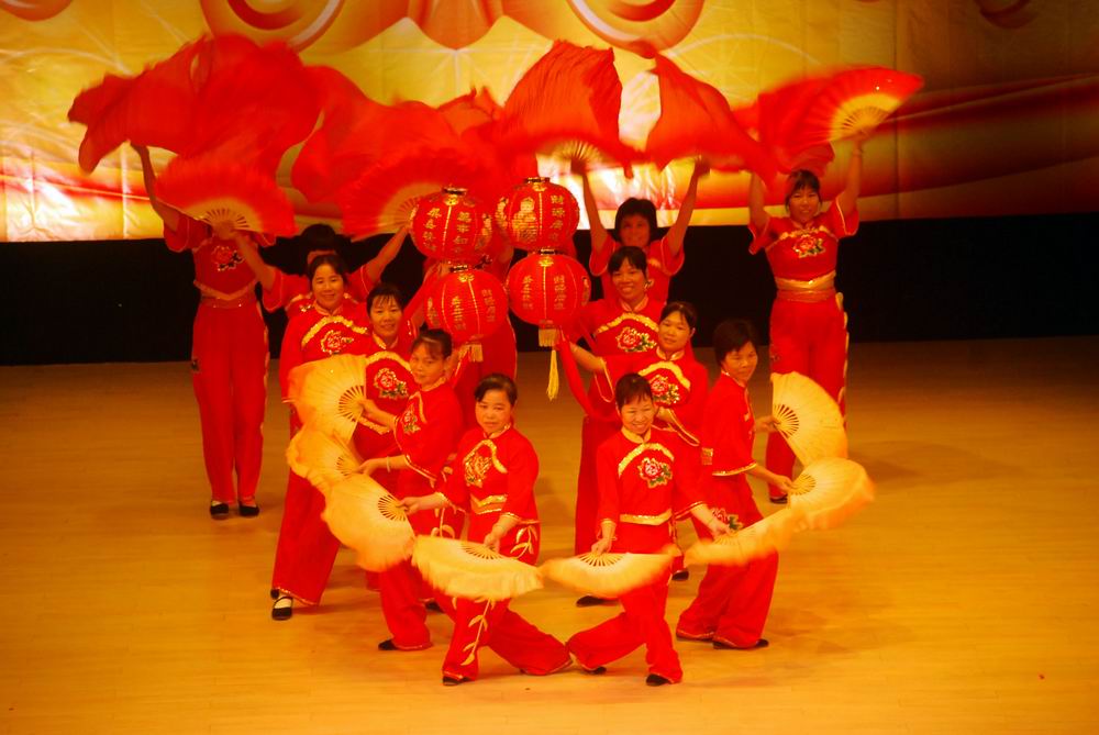 舞蹈《开门红》